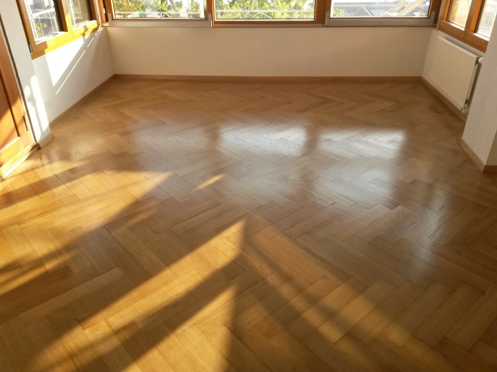 Complément de parquet après ponçage et finition